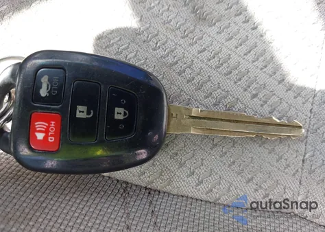 2016 Toyota Camry Le z USA, uszkodzony, nr VIN 4T1BF1FK4GU571141